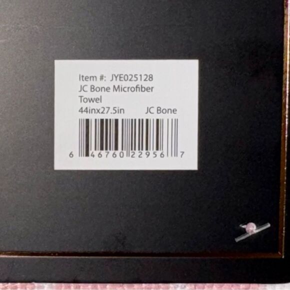 Juicy Couture Pink & White Bone Print Microfiber Pet Dog Cat Bath Towel Blanket - Picture 8 of 10